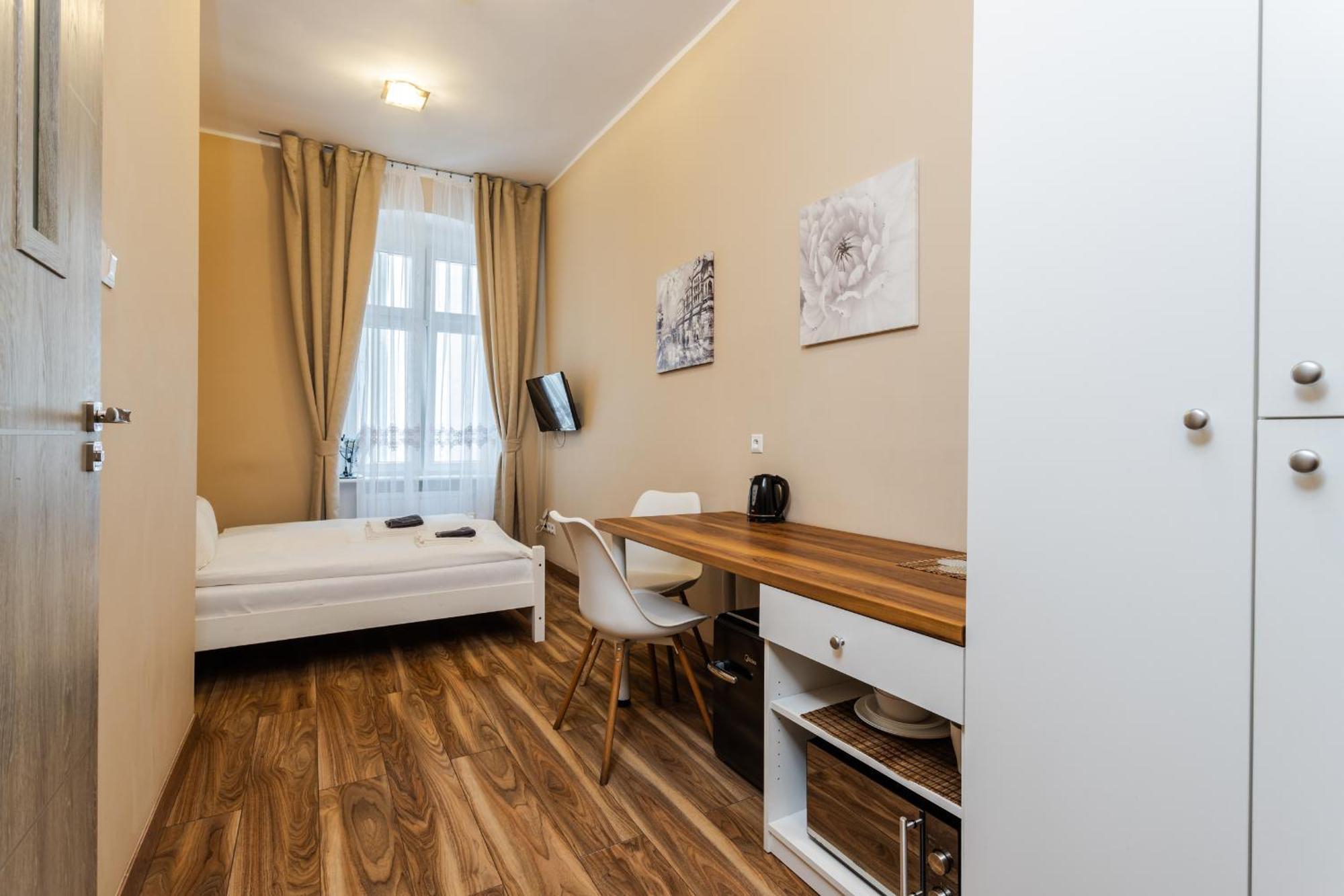 Functional And Comfortable Very Berry Studios In Poznan By Noclegi Renters Bagian luar foto