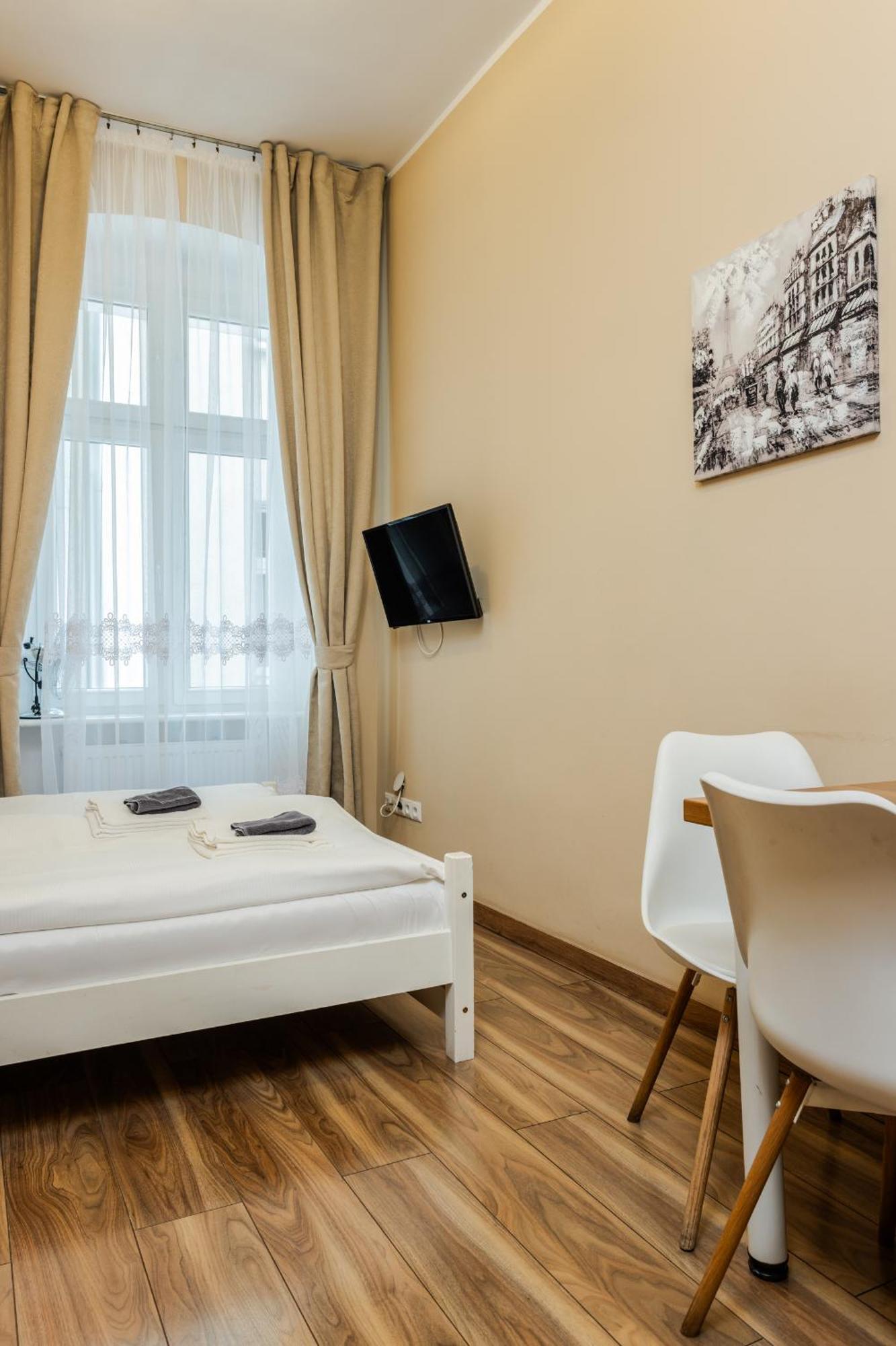 Functional And Comfortable Very Berry Studios In Poznan By Noclegi Renters Bagian luar foto