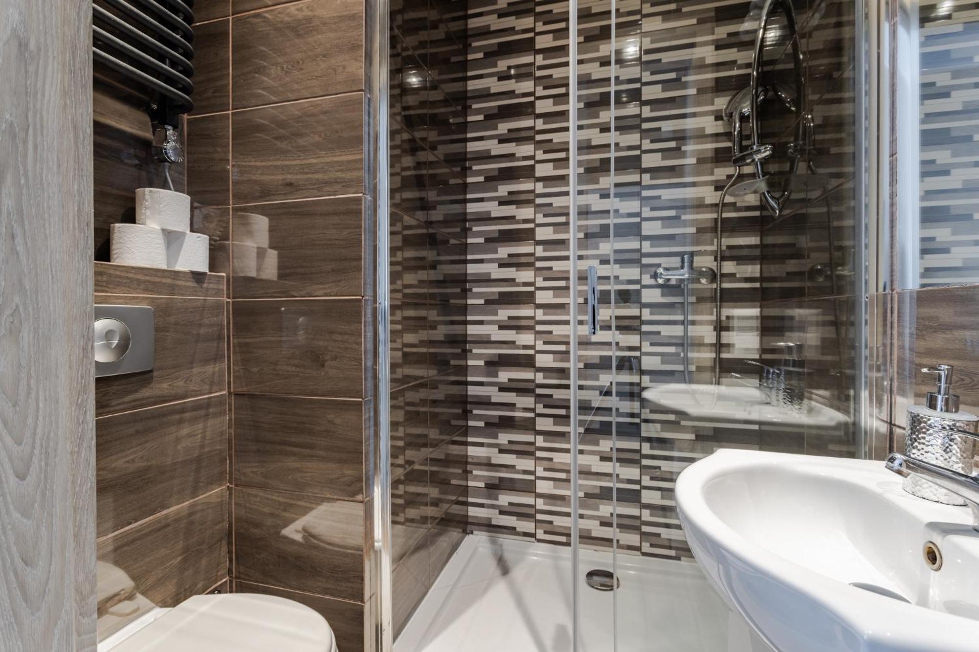 Functional And Comfortable Very Berry Studios In Poznan By Noclegi Renters Bagian luar foto