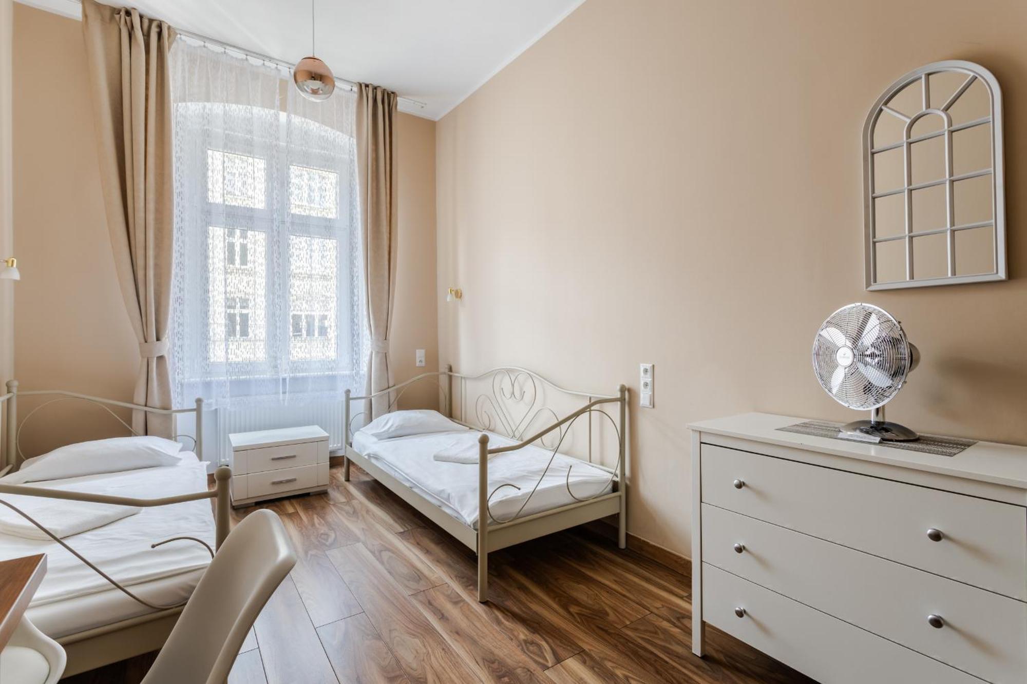 Functional And Comfortable Very Berry Studios In Poznan By Noclegi Renters Bagian luar foto