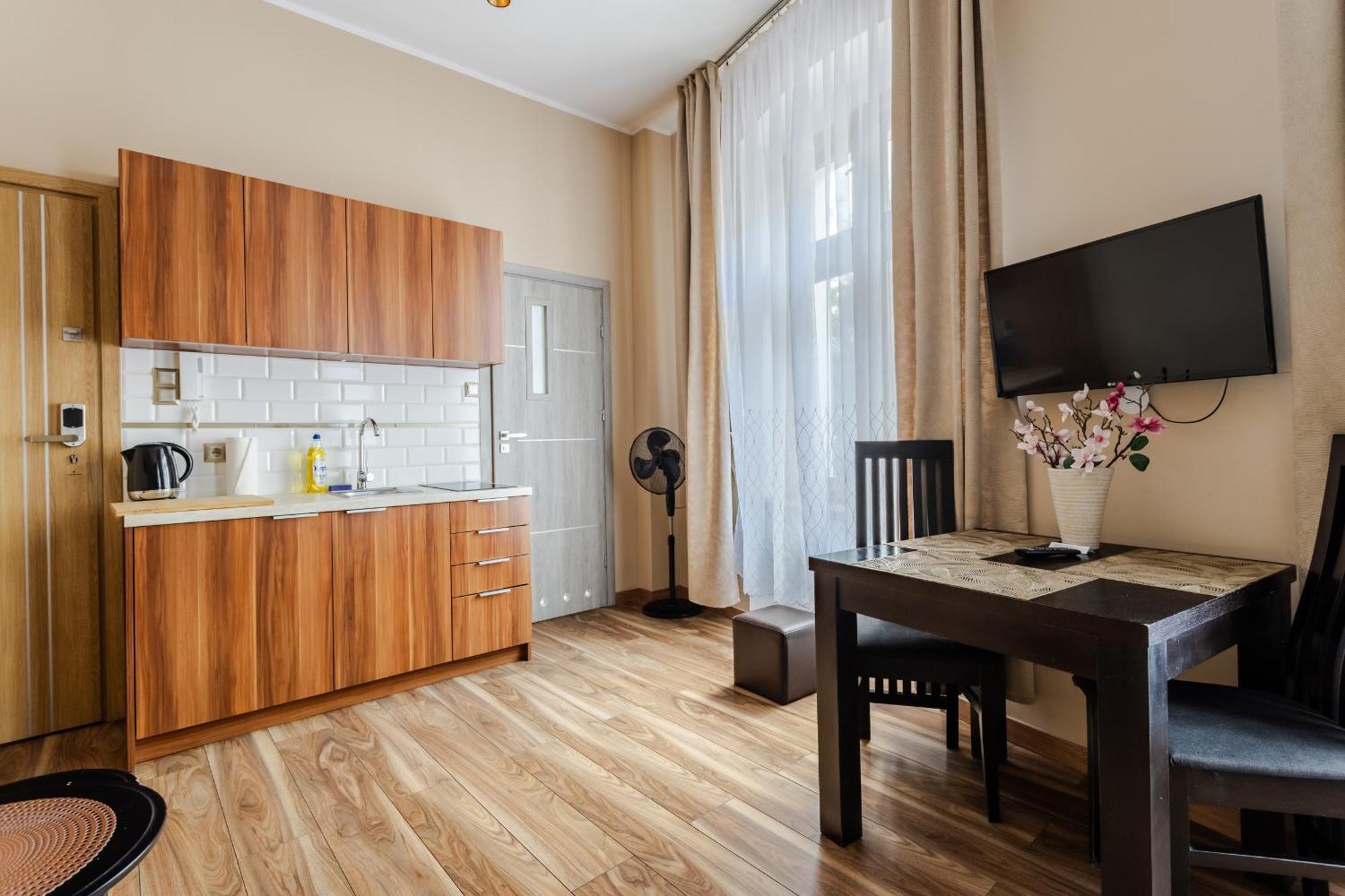 Functional And Comfortable Very Berry Studios In Poznan By Noclegi Renters Bagian luar foto
