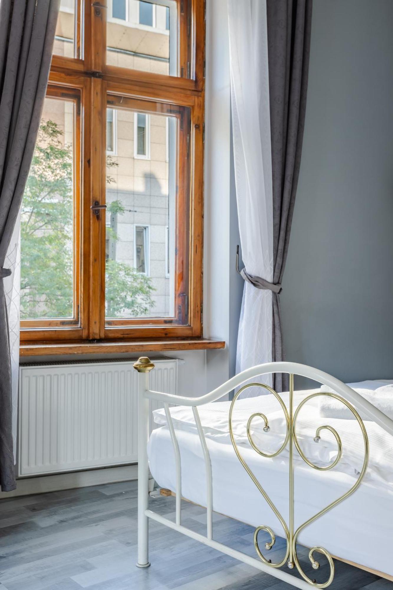 Functional And Comfortable Very Berry Studios In Poznan By Noclegi Renters Bagian luar foto