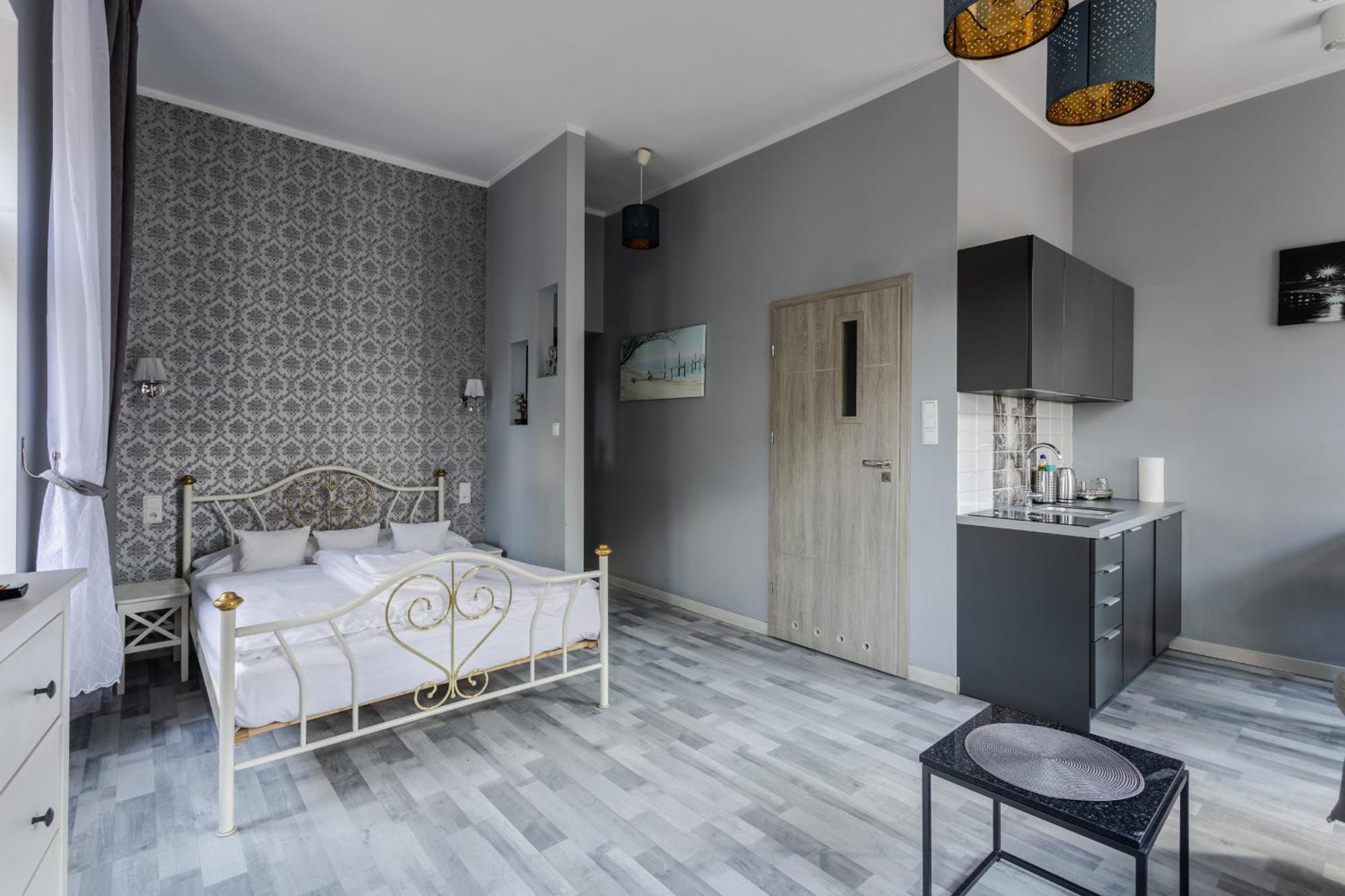 Functional And Comfortable Very Berry Studios In Poznan By Noclegi Renters Bagian luar foto