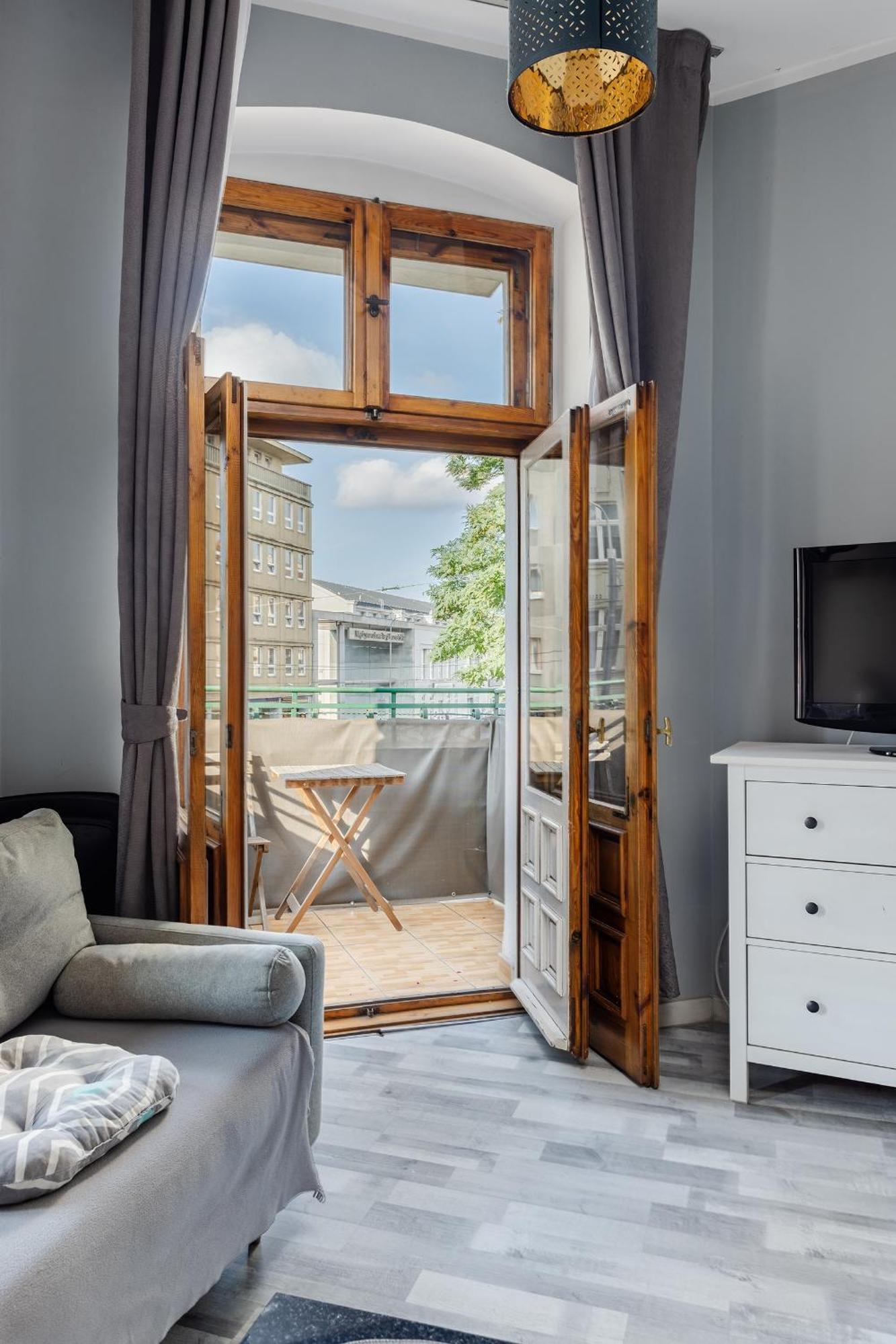 Functional And Comfortable Very Berry Studios In Poznan By Noclegi Renters Bagian luar foto