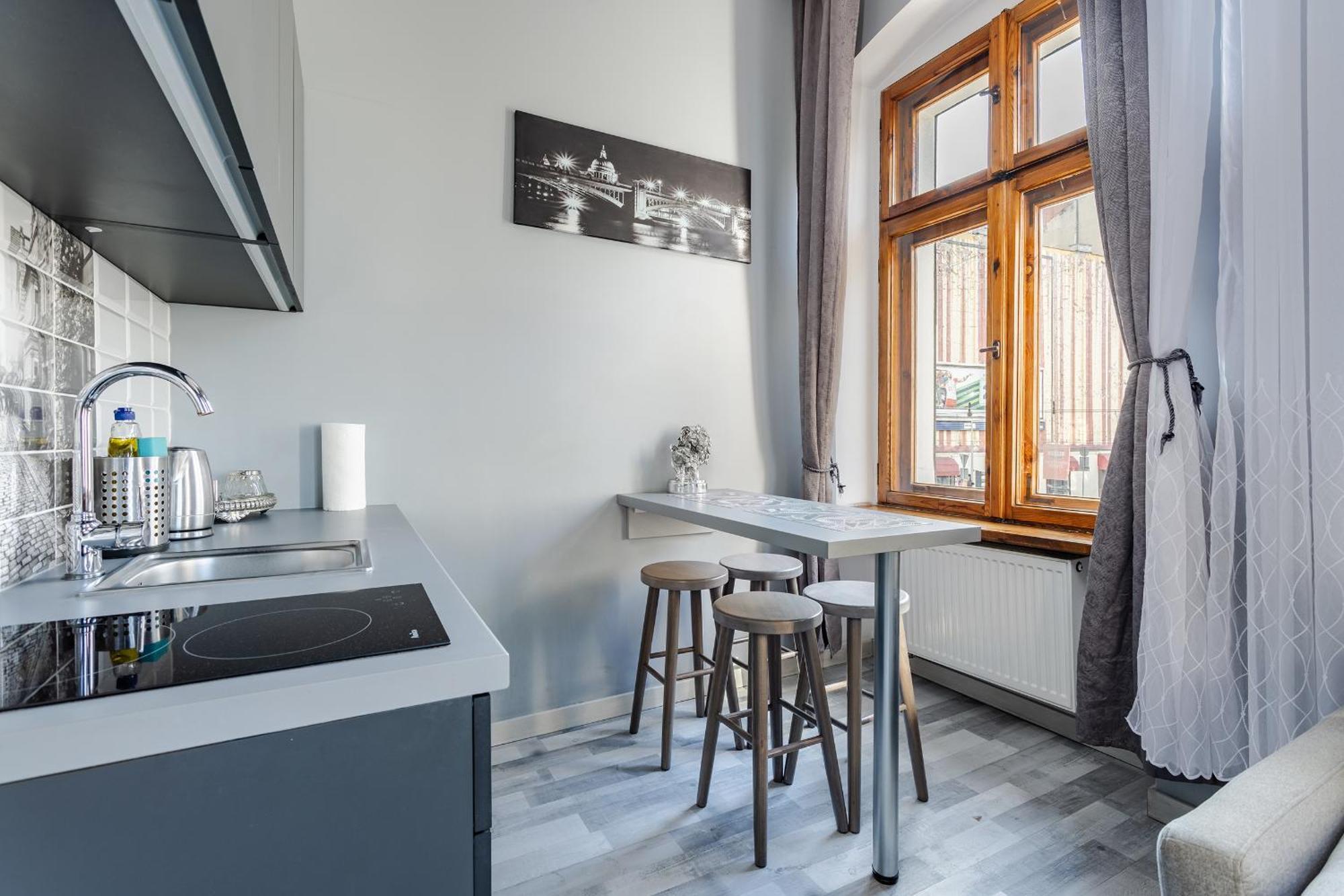 Functional And Comfortable Very Berry Studios In Poznan By Noclegi Renters Bagian luar foto